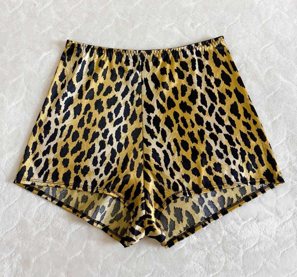 VTG 90s Victoria’s Secret Size M Leopard Bun Pant Shorts Second Skin Boyshorts